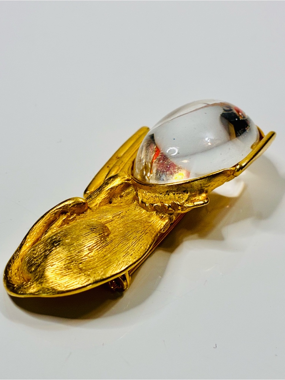 VTG Gold Cat Brooch with Red Fish Accent Lucite Chunky Fishbowl Feline Lovers - Picture 5 of 14
